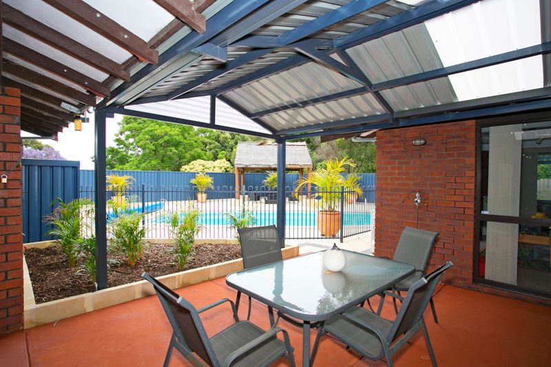 8 Bridgwood Road, Lesmurdie, WA 6076