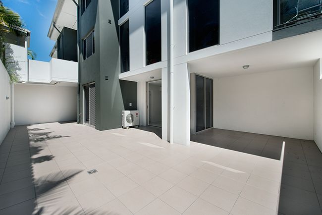 6/11 Riding Road, HAWTHORNE, QLD 4171
