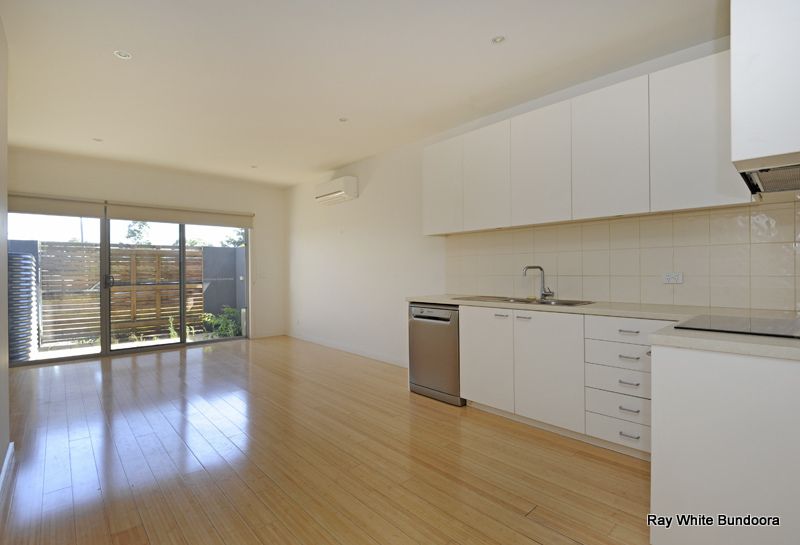 8 Silverash Drive, BUNDOORA, VIC 3083