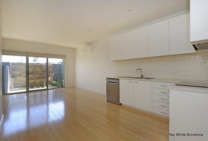 8 Silverash Drive, BUNDOORA, VIC 3083