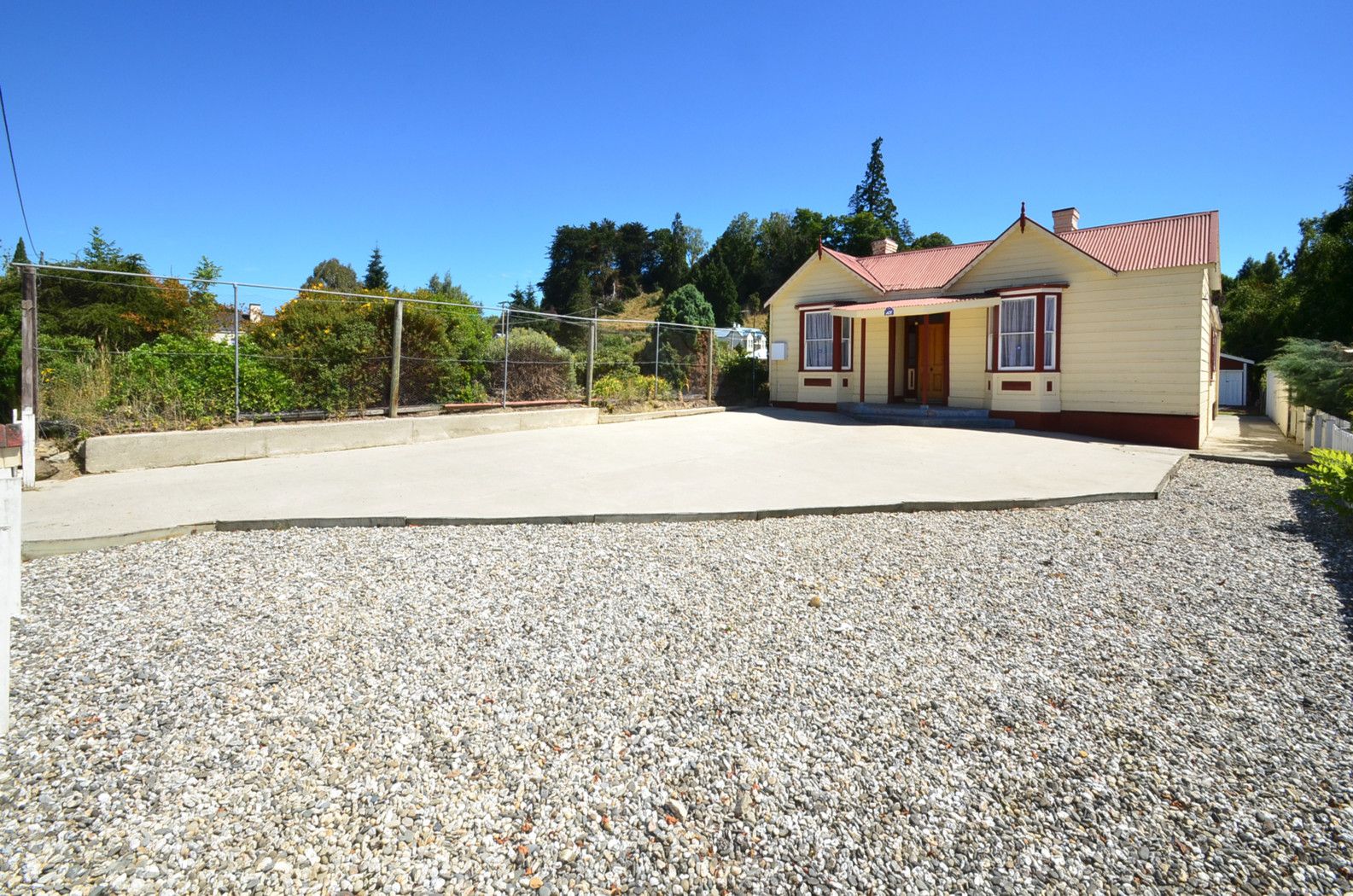 26 Whitehaven Street, LAWRENCE, Clutha District