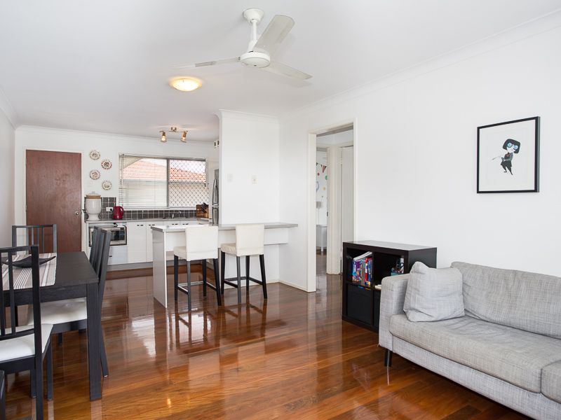 25 Reis Street, WOOLLOONGABBA QLD 4102