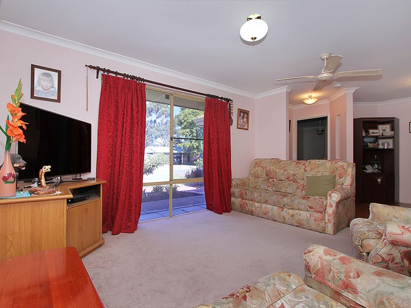 10 Nicholson Place, BALLAJURA WA 6066