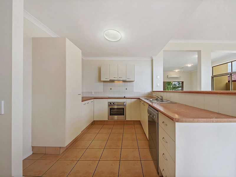 2 Hillbrook Place, VARSITY LAKES, QLD 4227