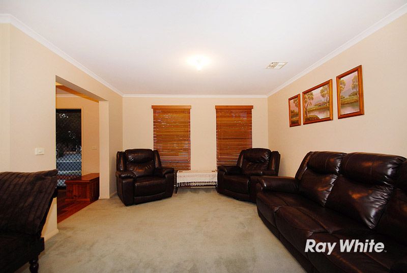 15 May Gibbs Crescent, LYNBROOK, VIC 3975