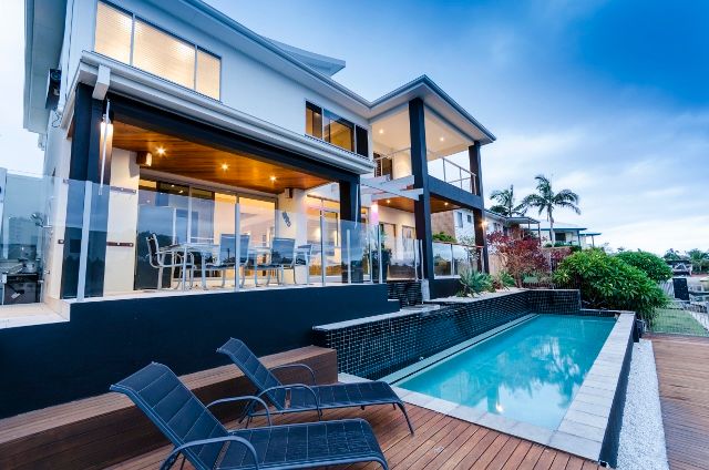 10 Coral Gables Key, BROADBEACH WATERS QLD 4218