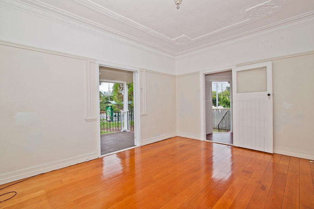 18 Beaudesert Road, MOOROOKA, QLD 4105