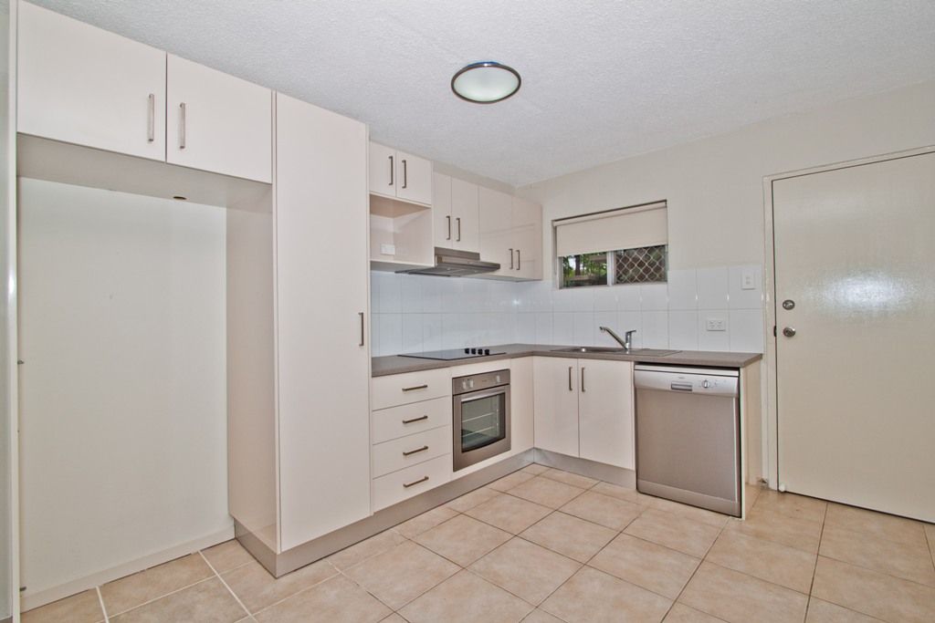 2/42 William Parade, FAIRFIELD, QLD 4103