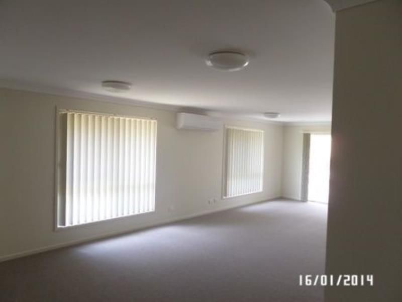 34 Hallvard Crescent, AUGUSTINE HEIGHTS, QLD 4300