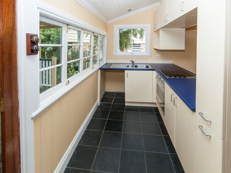11 Hazlewood Street, PADDINGTON, QLD 4064
