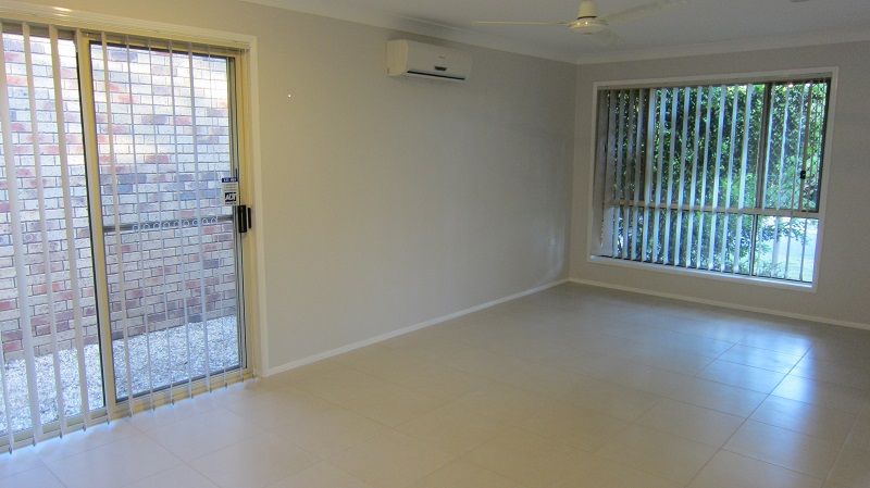 33 Baxter Crescent, FOREST LAKE, QLD 4078