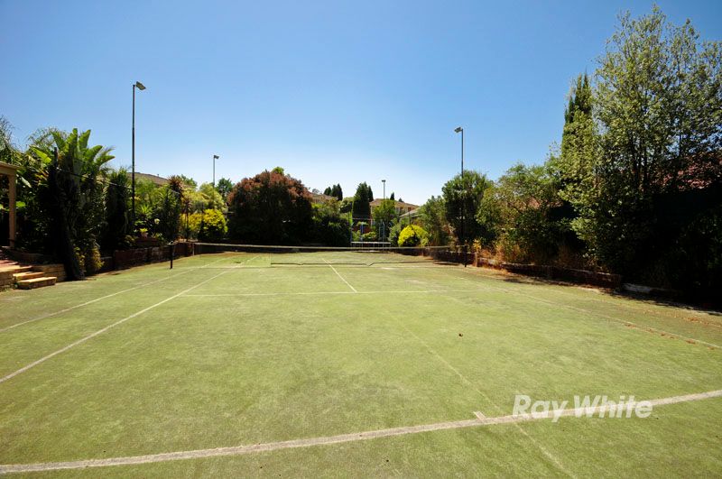19 Wakley Crescent, WANTIRNA SOUTH, VIC 3152