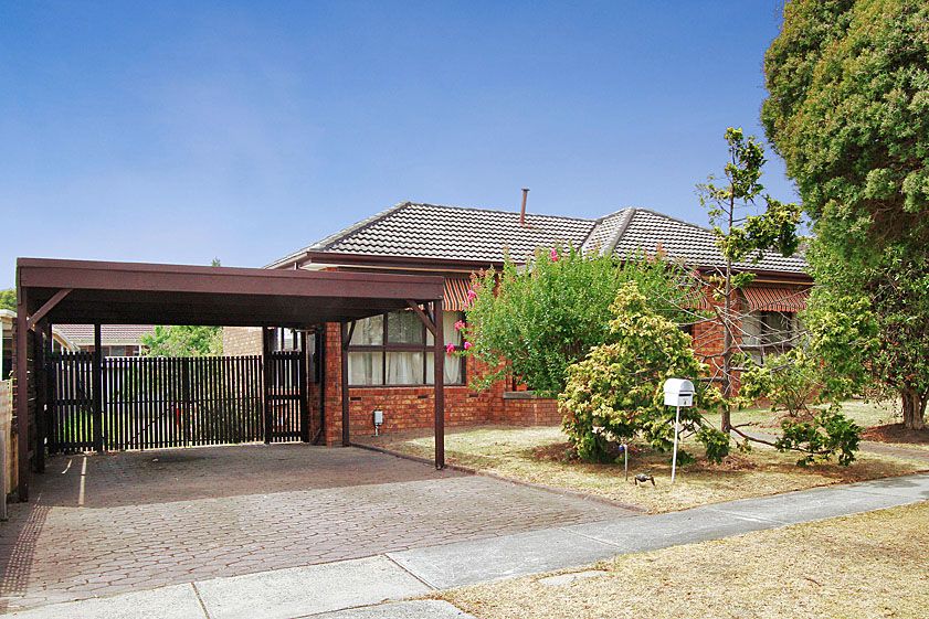 4 Hurlstone Crescent, MILL PARK VIC 3082