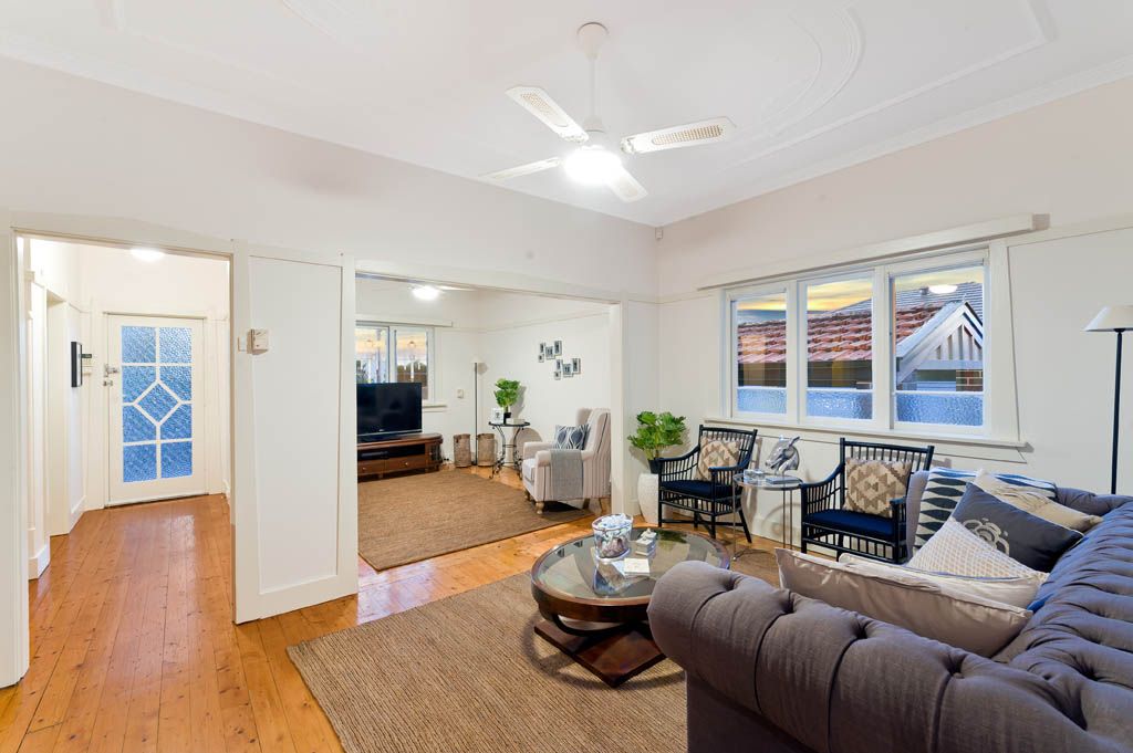 31 Raven Street, GLADESVILLE, NSW 2111