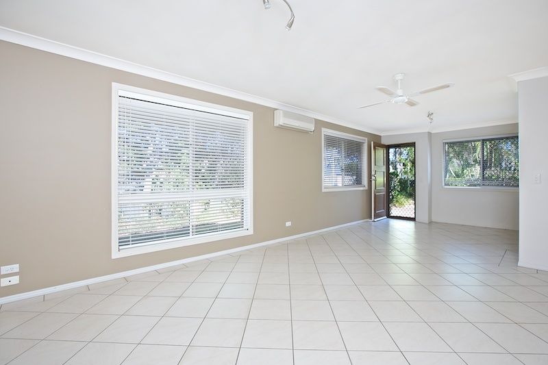 1/10 Hollywell Road, BIGGERA WATERS, QLD 4216