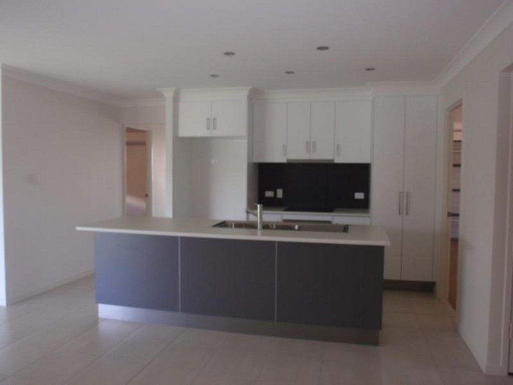 30 Kassidy Drive, EMERALD, QLD 4720