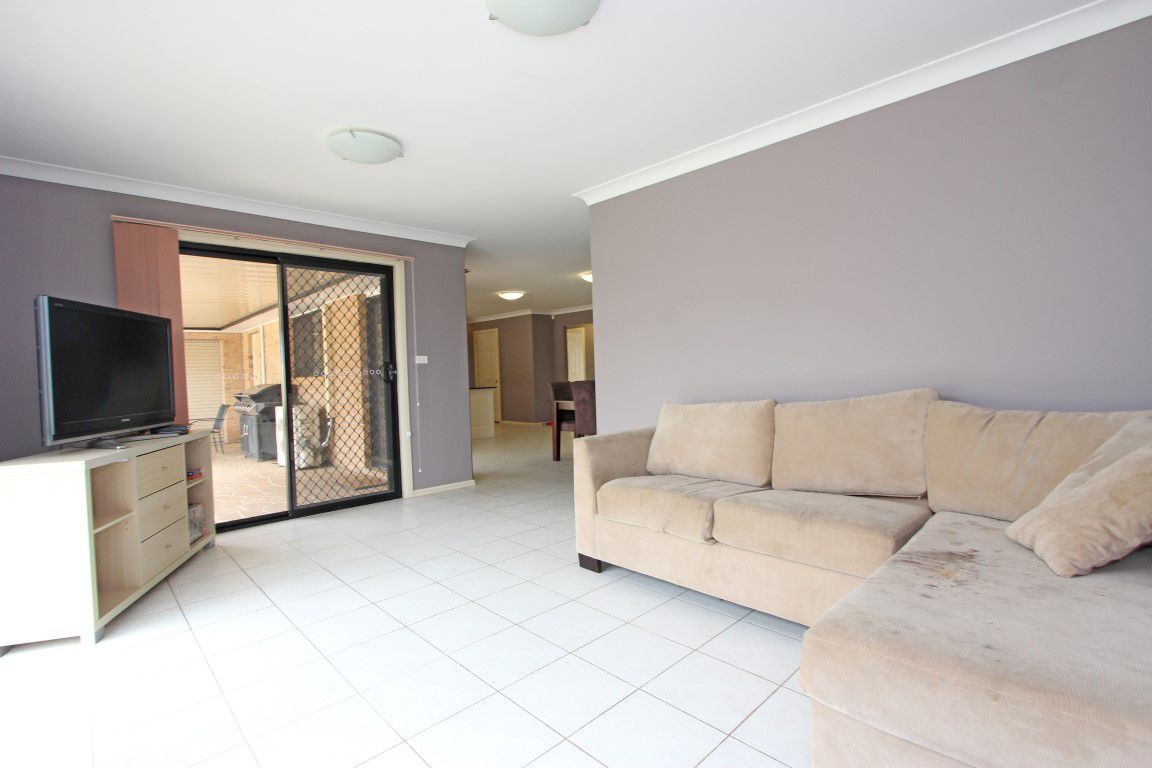 4 Marigold Street, WOONGARRAH, NSW 2259