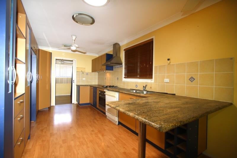 90 Dewar Terrace, SHERWOOD, QLD 4075