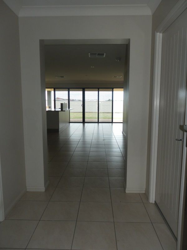 23 Mayfair Drive, EMERALD, QLD 4720