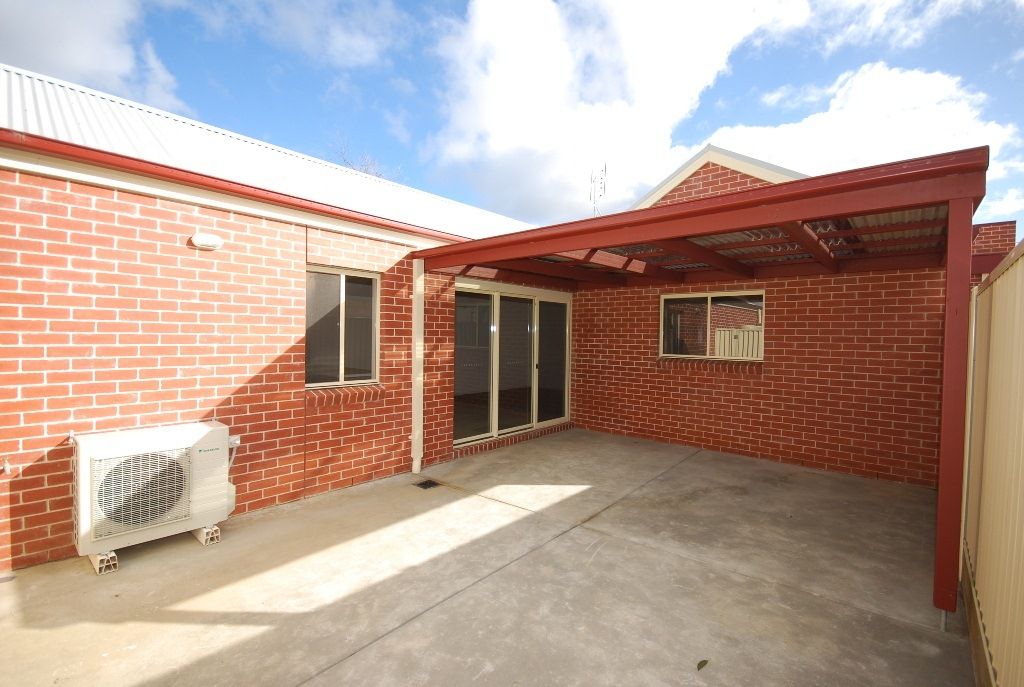 1 and 2/405 Warrenheip Street and 16 Union Street, BUNINYONG, VIC 3357
