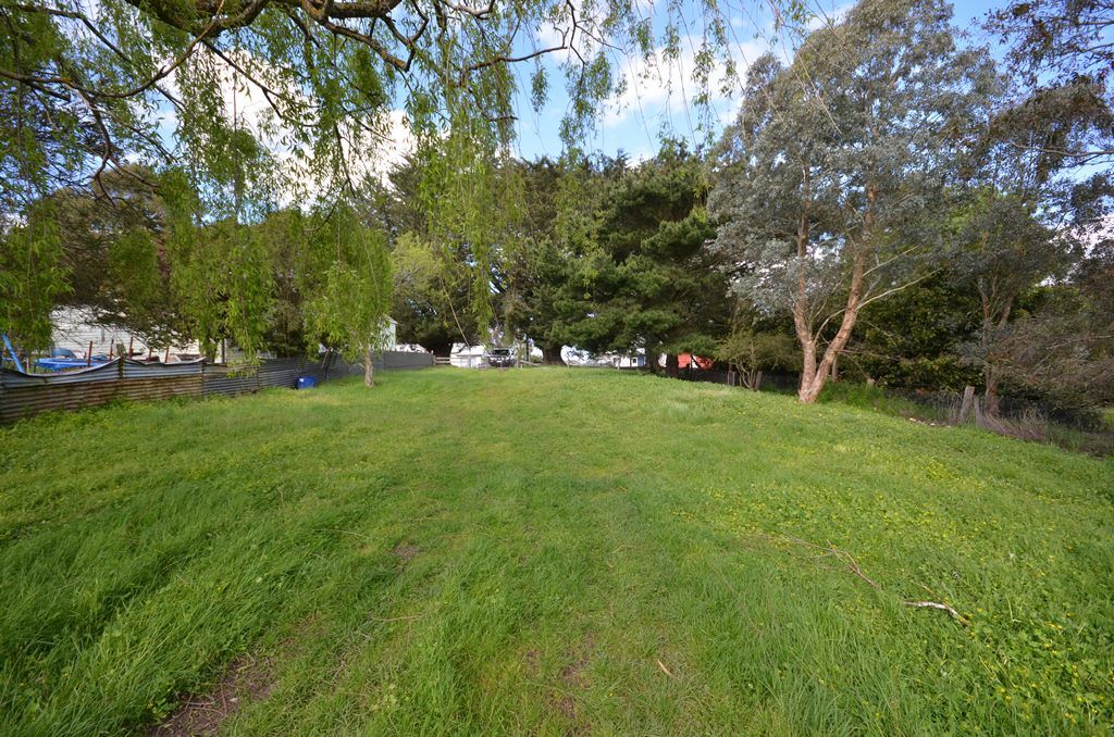 Lot 2, 851 Linton-Carngham Road, SNAKE VALLEY, VIC 3351