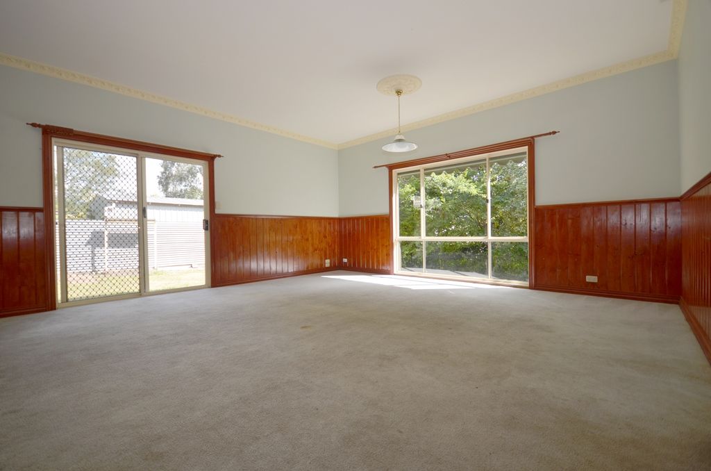 10 Young Street, GOLDEN POINT, VIC 3350