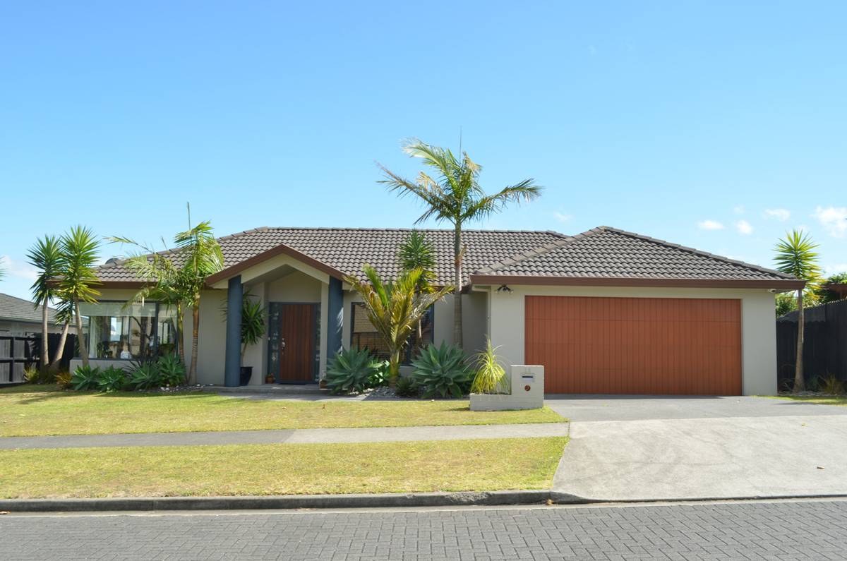 11 Dairyland Drive, Dannemora, Manukau City Real Estate Ray White