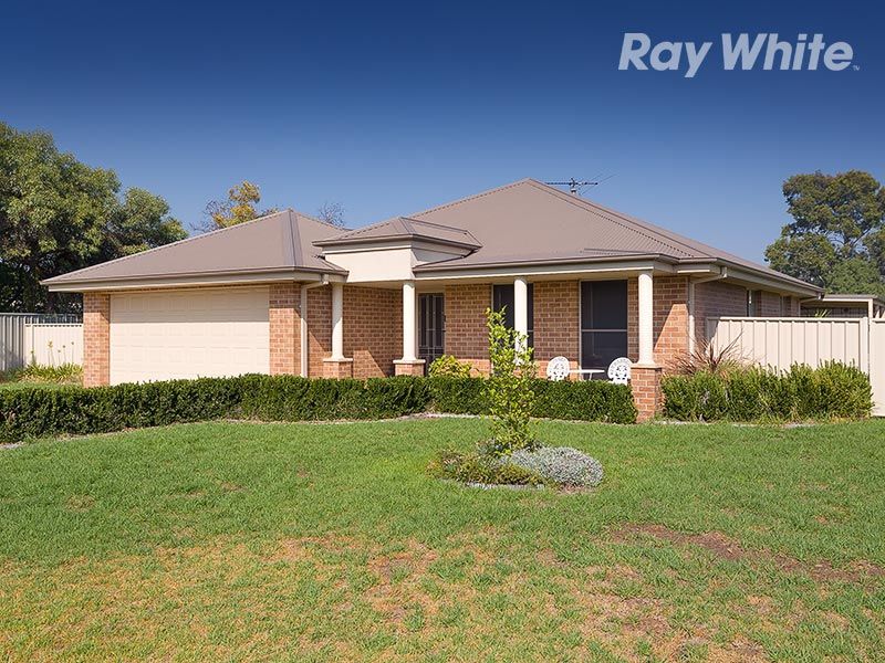 77 Read Street, HOWLONG NSW 2643