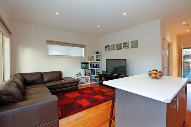 2/38 Hughes Parade, RESERVOIR, VIC 3073