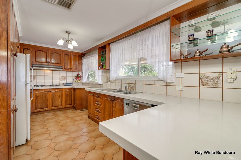 9 Lennox Crescent, BUNDOORA, VIC 3083