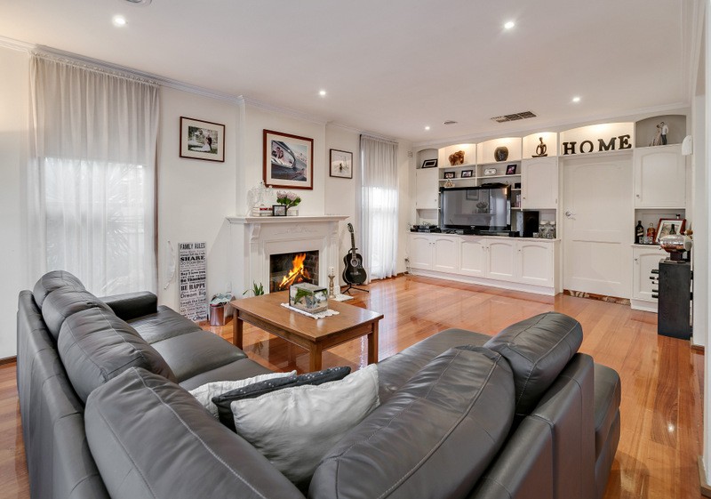 14 Oxford Drive, BUNDOORA, VIC 3083