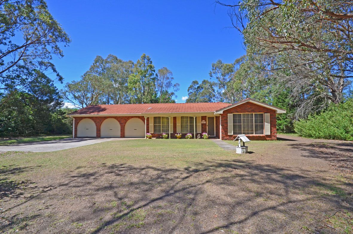 16 Norma Close, BARGO NSW 2574