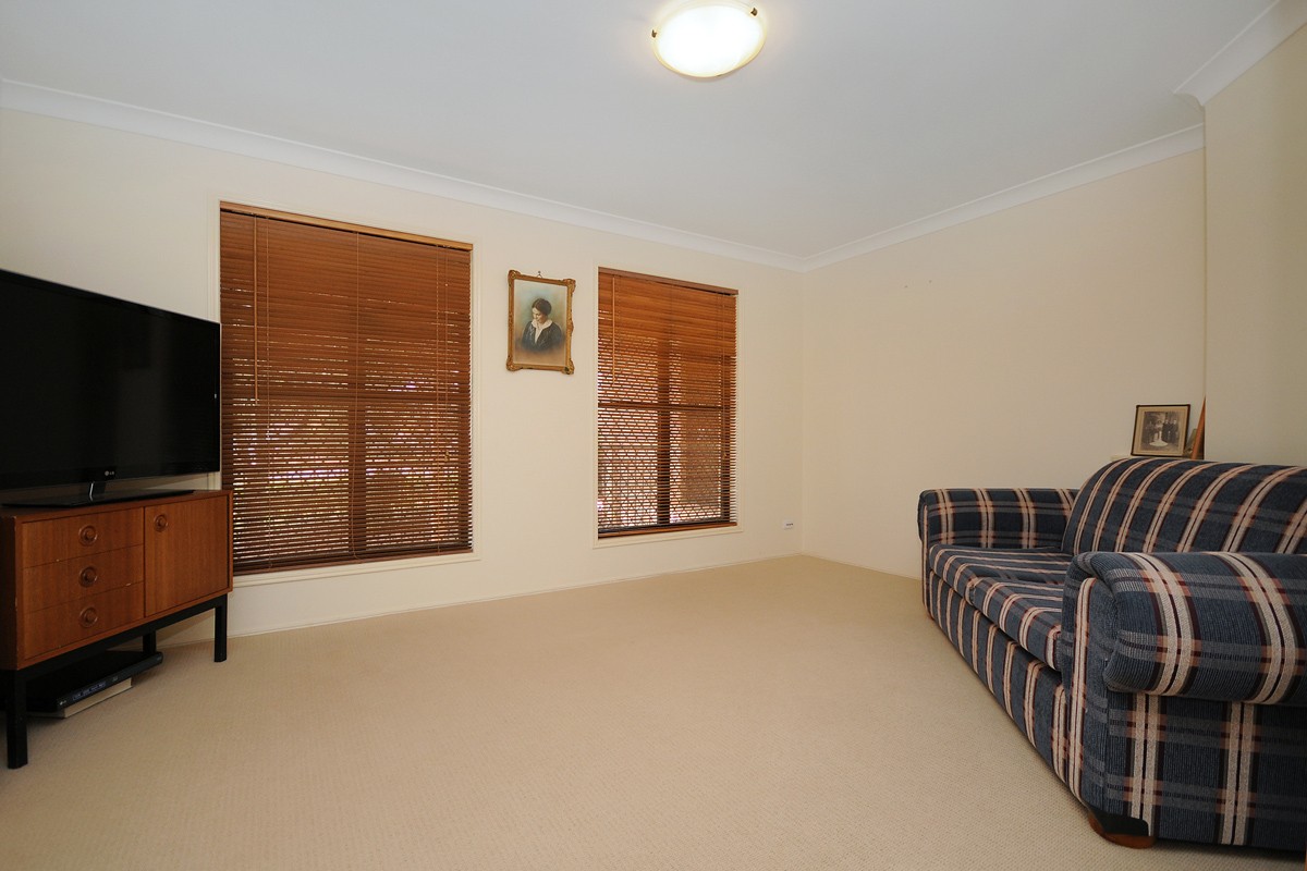 13 Fadden Crescent, MIDDLE RIDGE, QLD 4350