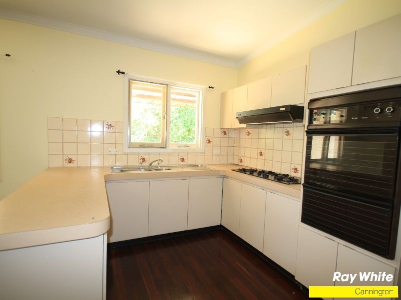 30 Lester Drive, THORNLIE, WA 6108