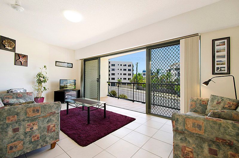 Unit 2/18 Mahia Terrace, Kings Beach, QLD 4551