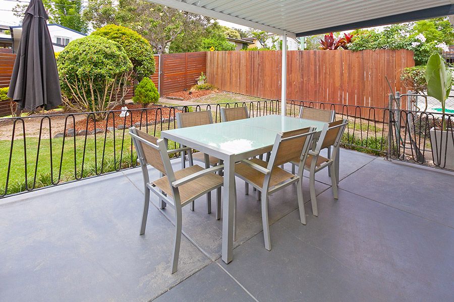 9 Grunert Street, HOLLAND PARK, QLD 4121