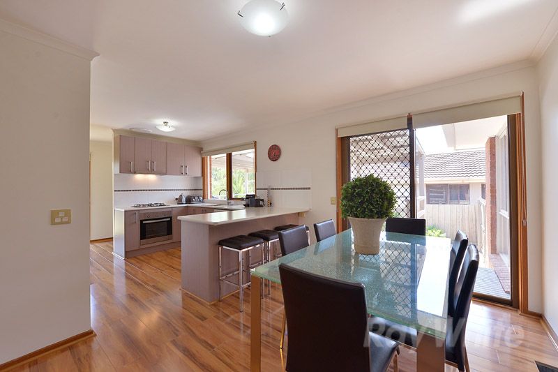 9 Cambridge Close, LYSTERFIELD, VIC 3156