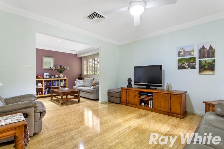 1/8 Carinda Drive, GLENHAVEN, NSW 2156