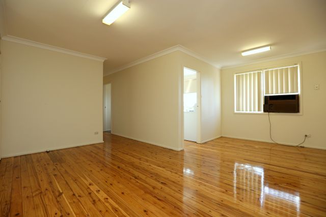 22 Paine Avenue, MOOREBANK, NSW 2170