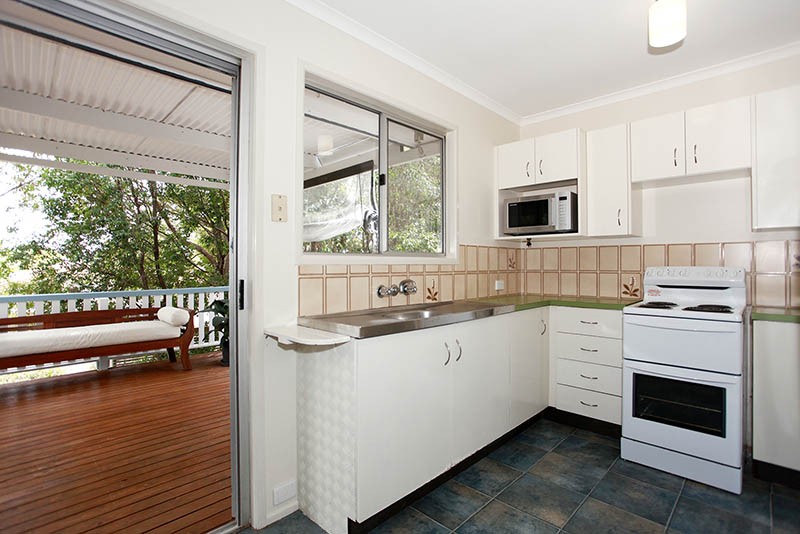 4 Caval Crescent, DECEPTION BAY, QLD 4508