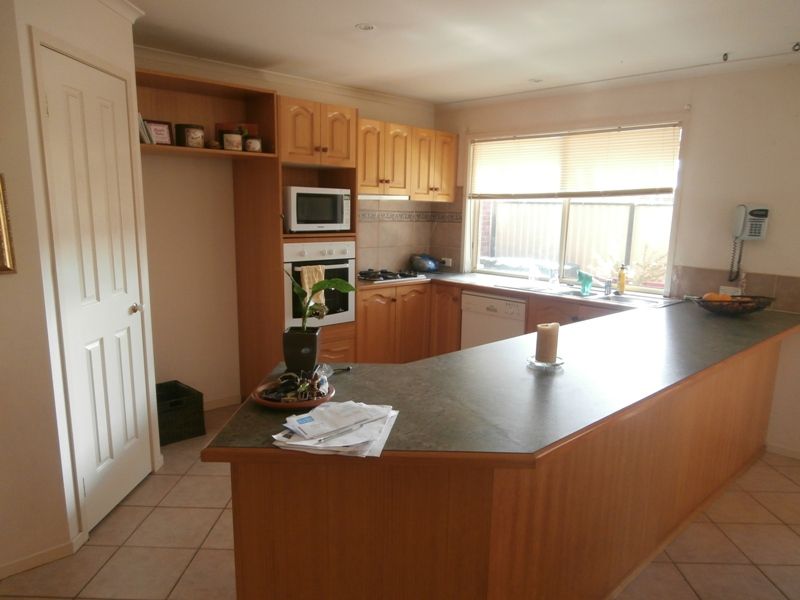 15 Wallaby Walk, SOUTH MORANG, VIC 3752