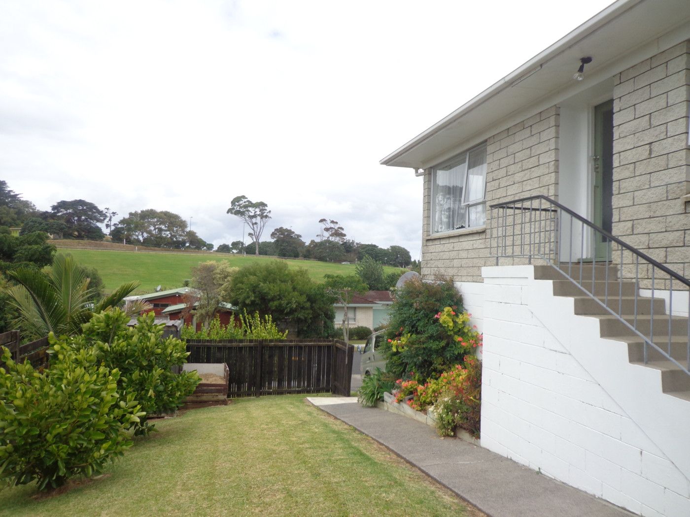 1/15 Imogene Way, HALF MOON BAY, Manukau City