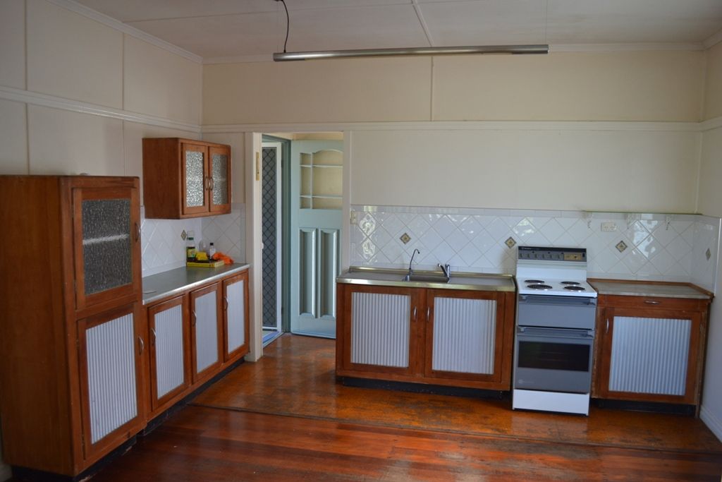 6 Pandanus Street, COOEE BAY, QLD 4703