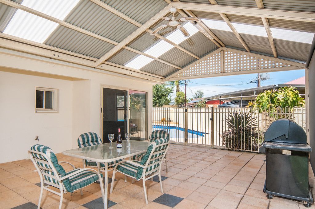 31 Thorne Crescent, MITCHELL PARK, SA 5043
