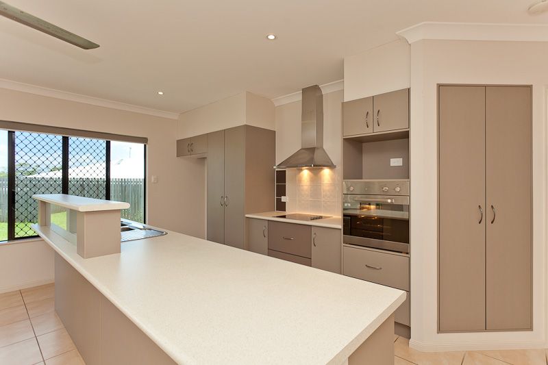 4 Turon Close, BENTLEY PARK QLD 4869