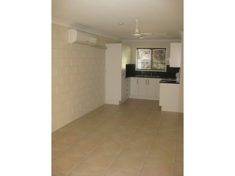 2/28 Potts Strreet, NORMAN GARDENS, QLD 4701