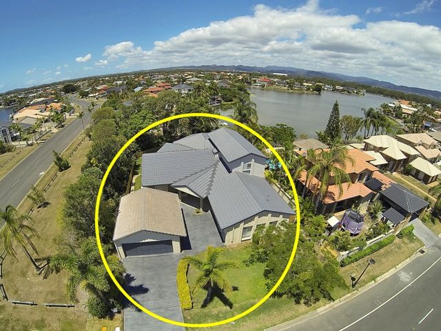 108 Santa Cruz Boulevard, CLEAR ISLAND WATERS QLD 4226