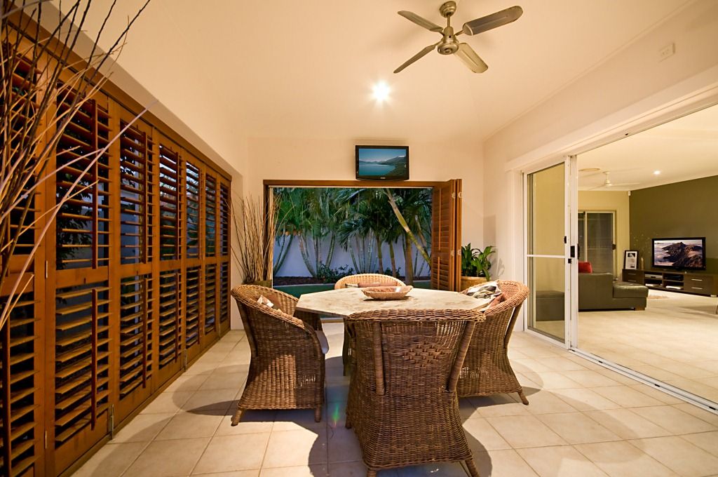 2044 Carlton Drive, HOPE ISLAND, QLD 4212