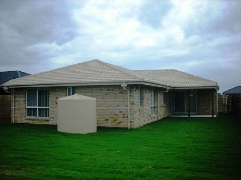 88 Endeavour Way, ELI WATERS, QLD 4655