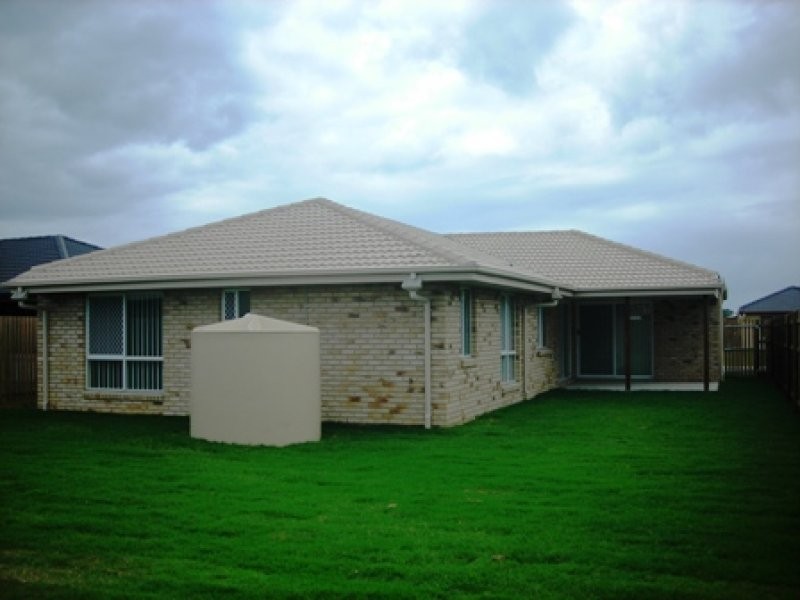 88 Endeavour Way, ELI WATERS, QLD 4655